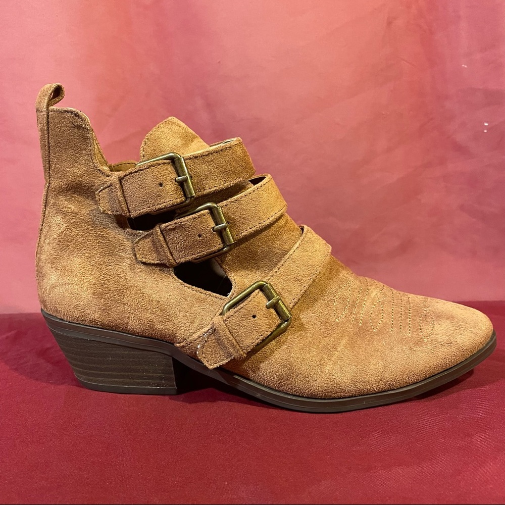 Universal Thread Kelsey Booties - image 1